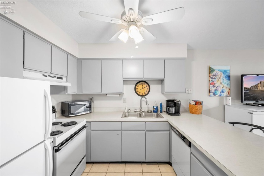 1801 Perry Street, Port Clinton, 43452, 1 Bedroom Bedrooms, ,1 BathroomBathrooms,Residential,For Sale,Perry,20260419