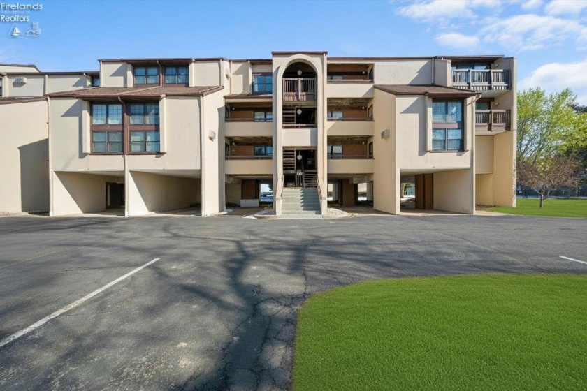 1801 Perry Street, Port Clinton, 43452, 1 Bedroom Bedrooms, ,1 BathroomBathrooms,Residential,For Sale,Perry,20260419