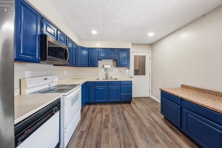 12518 Darrow Road, Vermilion, 44089, 3 Bedrooms Bedrooms, ,3 BathroomsBathrooms,Residential,For Sale,Darrow,20260399