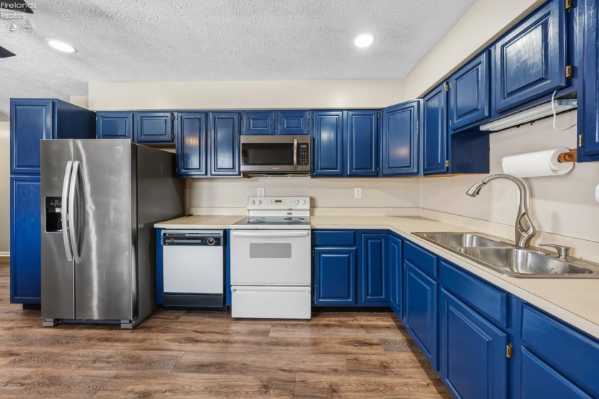 12518 Darrow Road, Vermilion, 44089, 3 Bedrooms Bedrooms, ,3 BathroomsBathrooms,Residential,For Sale,Darrow,20260399