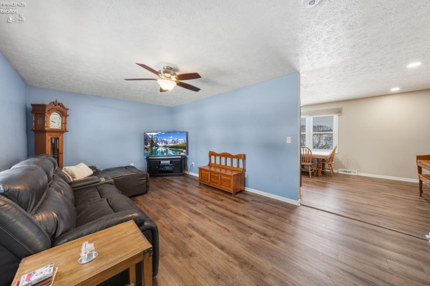 12518 Darrow Road, Vermilion, 44089, 3 Bedrooms Bedrooms, ,3 BathroomsBathrooms,Residential,For Sale,Darrow,20260399