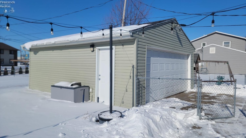 28845 Starlight Road, Perrysburg, 43551, 3 Bedrooms Bedrooms, ,2 BathroomsBathrooms,Residential,For Sale,Starlight,20260294