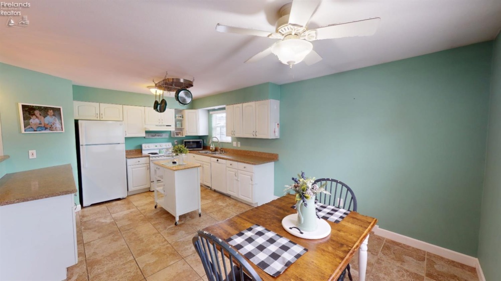 28845 Starlight Road, Perrysburg, 43551, 3 Bedrooms Bedrooms, ,2 BathroomsBathrooms,Residential,For Sale,Starlight,20260294