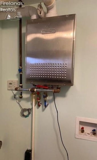 202 Old State Road, Norwalk, 44857, 3 Bedrooms Bedrooms, ,3 BathroomsBathrooms,Residential,For Sale,Old State,20260425