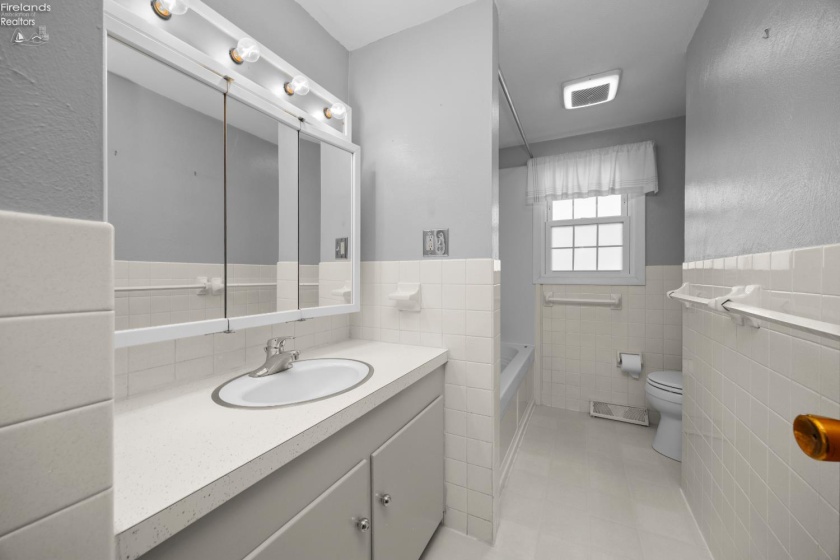 757 Martin Ave., Amherst, 44001, 4 Bedrooms Bedrooms, ,3 BathroomsBathrooms,Residential,For Sale,Martin Ave.,20260435