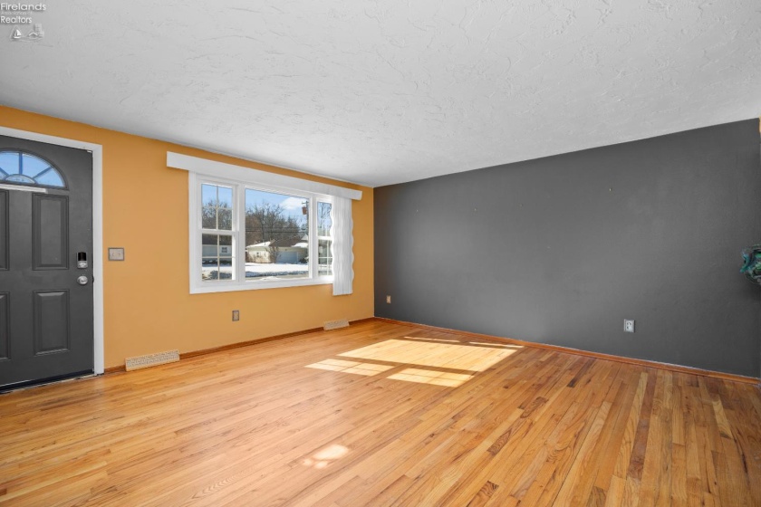 757 Martin Ave., Amherst, 44001, 4 Bedrooms Bedrooms, ,3 BathroomsBathrooms,Residential,For Sale,Martin Ave.,20260435