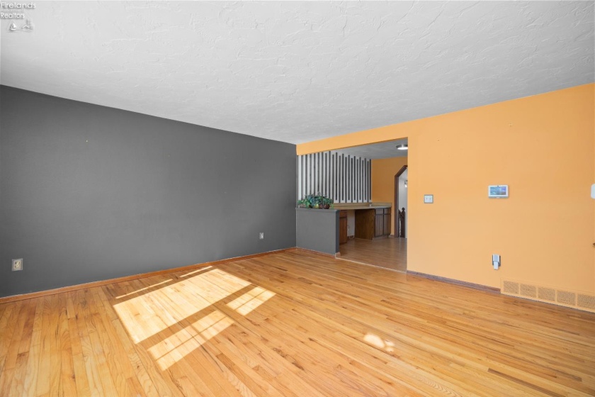 757 Martin Ave., Amherst, 44001, 4 Bedrooms Bedrooms, ,3 BathroomsBathrooms,Residential,For Sale,Martin Ave.,20260435