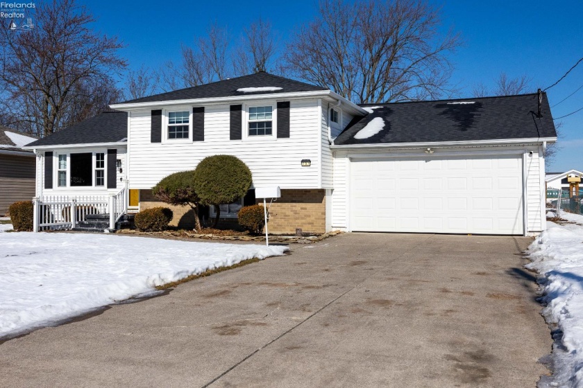 757 Martin Ave., Amherst, 44001, 4 Bedrooms Bedrooms, ,3 BathroomsBathrooms,Residential,For Sale,Martin Ave.,20260435