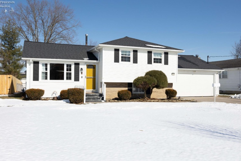 757 Martin Ave., Amherst, 44001, 4 Bedrooms Bedrooms, ,3 BathroomsBathrooms,Residential,For Sale,Martin Ave.,20260435