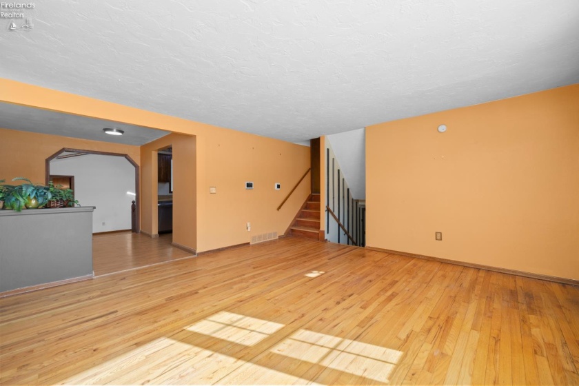 757 Martin Ave., Amherst, 44001, 4 Bedrooms Bedrooms, ,3 BathroomsBathrooms,Residential,For Sale,Martin Ave.,20260435