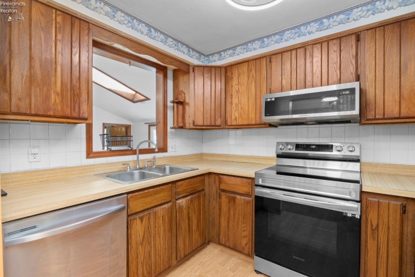 757 Martin Ave., Amherst, 44001, 4 Bedrooms Bedrooms, ,3 BathroomsBathrooms,Residential,For Sale,Martin Ave.,20260435