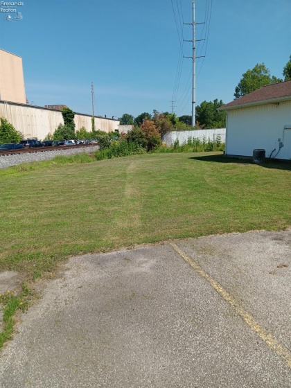 433 Oberlin Road, Elyria, 44035, ,Commercial,For Sale,Oberlin,20260345