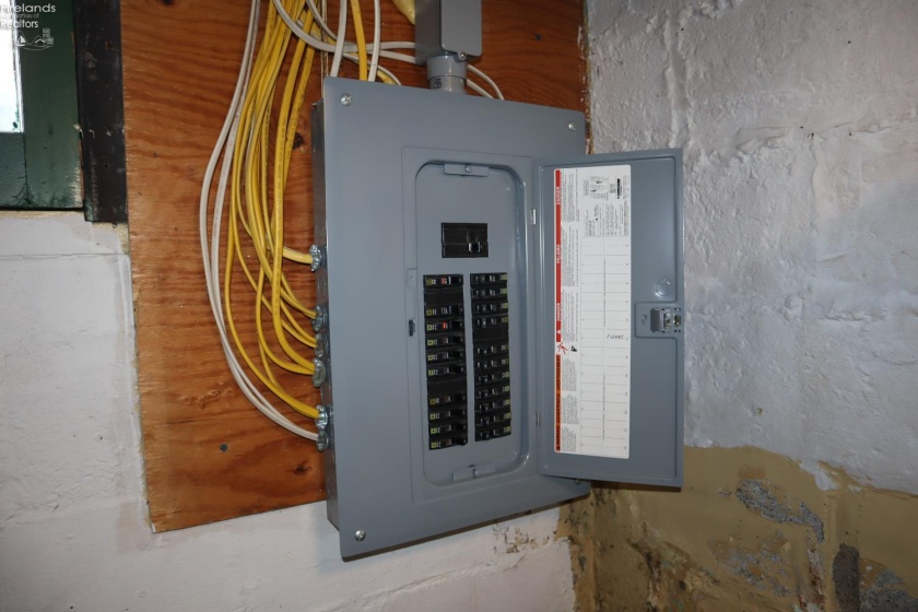 8 Cortland Street, Norwalk, 44857, 4 Bedrooms Bedrooms, ,2 BathroomsBathrooms,Residential,For Sale,Cortland,20260447