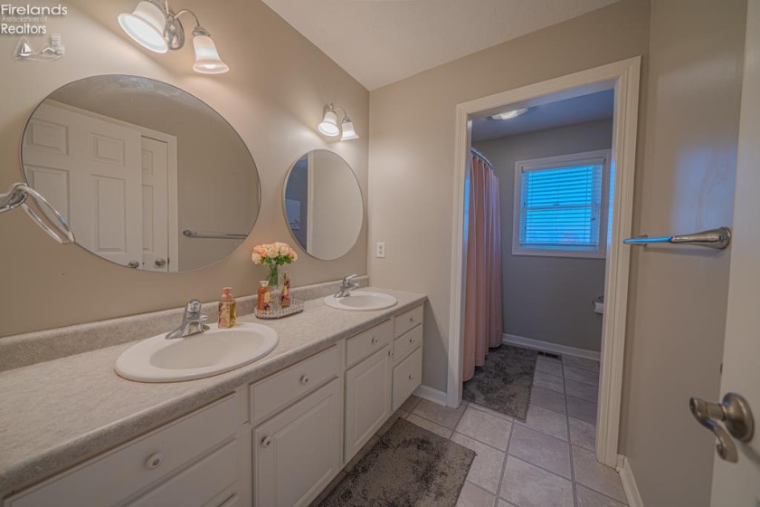 11101 Genzman Road, Oak Harbor, 43449, 4 Bedrooms Bedrooms, ,3 BathroomsBathrooms,Residential,For Sale,Genzman,20260449