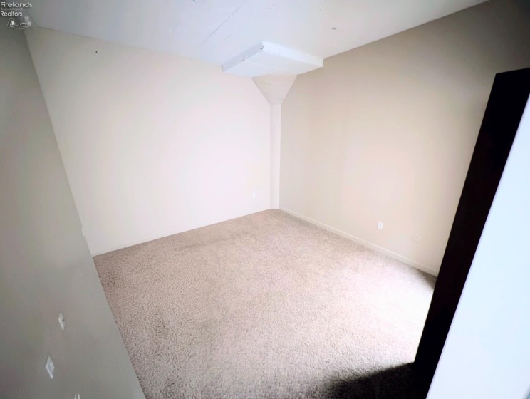 401 SHORELINE Drive, Sandusky, 44870, 1 Bedroom Bedrooms, ,1 BathroomBathrooms,Residential,For Sale,SHORELINE,20260439