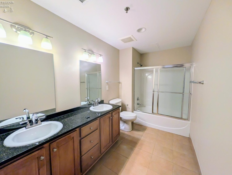 401 SHORELINE Drive, Sandusky, 44870, 1 Bedroom Bedrooms, ,1 BathroomBathrooms,Residential,For Sale,SHORELINE,20260439