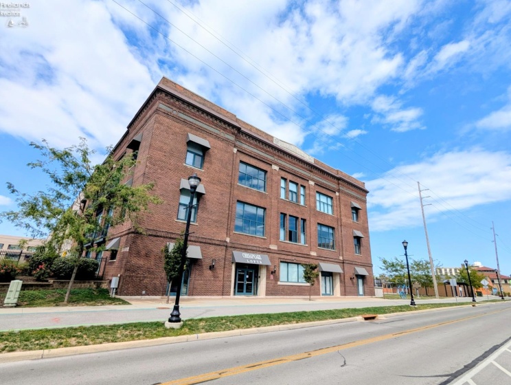 401 SHORELINE Drive, Sandusky, 44870, 1 Bedroom Bedrooms, ,1 BathroomBathrooms,Residential,For Sale,SHORELINE,20260445