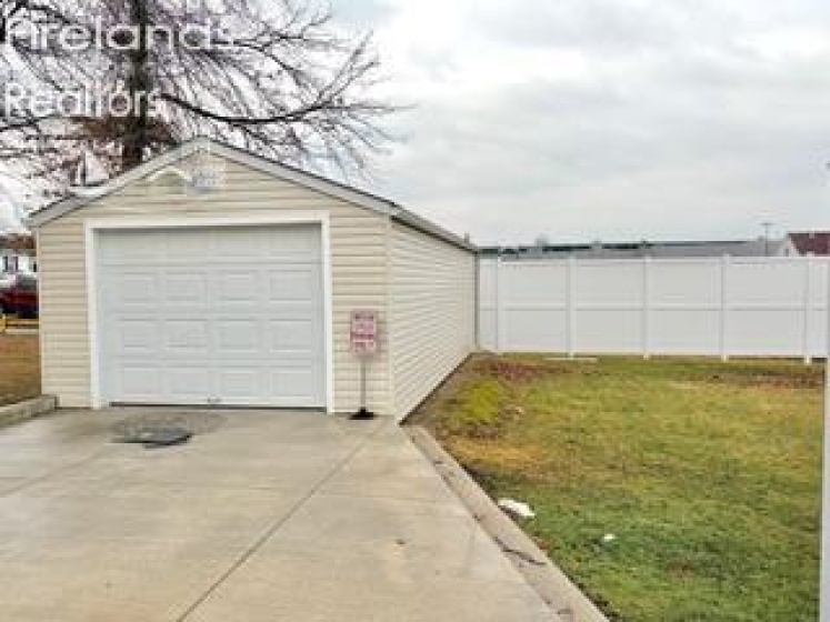 155 Nelson Street, Clyde, 43410, 3 Bedrooms Bedrooms, ,2 BathroomsBathrooms,Residential,For Sale,Nelson Street,20260460