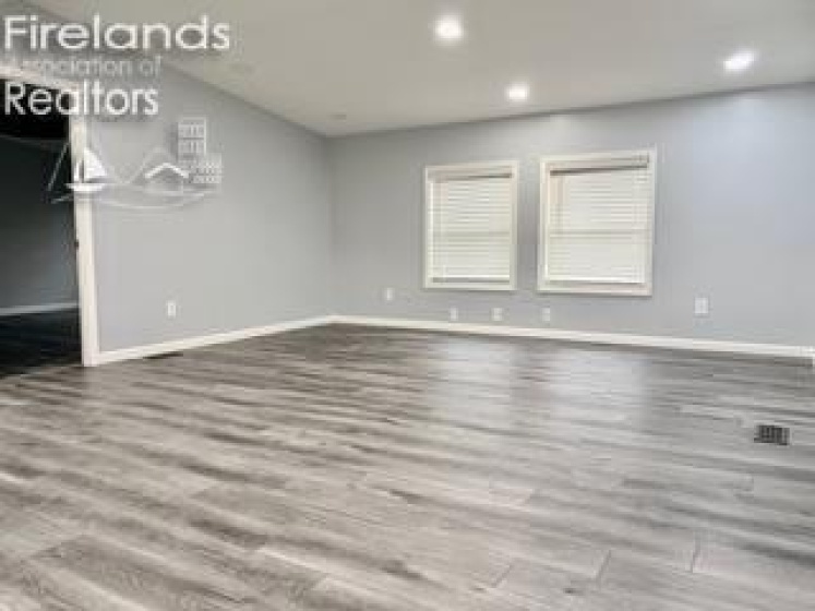 155 Nelson Street, Clyde, 43410, 3 Bedrooms Bedrooms, ,2 BathroomsBathrooms,Residential,For Sale,Nelson Street,20260460