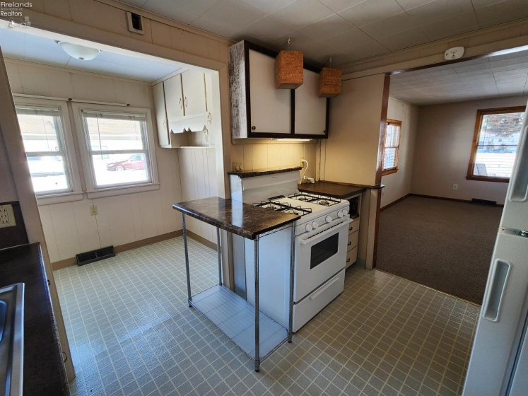 2103 Putnam Street, Sandusky, 44870, 3 Bedrooms Bedrooms, ,1 BathroomBathrooms,Residential,For Sale,Putnam Street,20260453