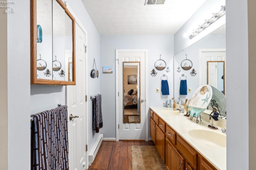 927 Dallas Drive, Huron, 44839, 2 Bedrooms Bedrooms, ,2 BathroomsBathrooms,Residential,For Sale,Dallas,20253688