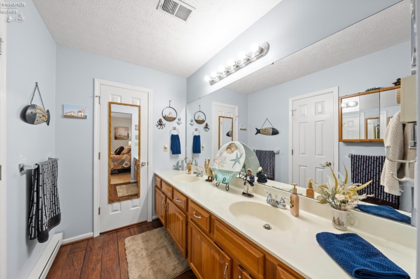 927 Dallas Drive, Huron, 44839, 2 Bedrooms Bedrooms, ,2 BathroomsBathrooms,Residential,For Sale,Dallas,20253688