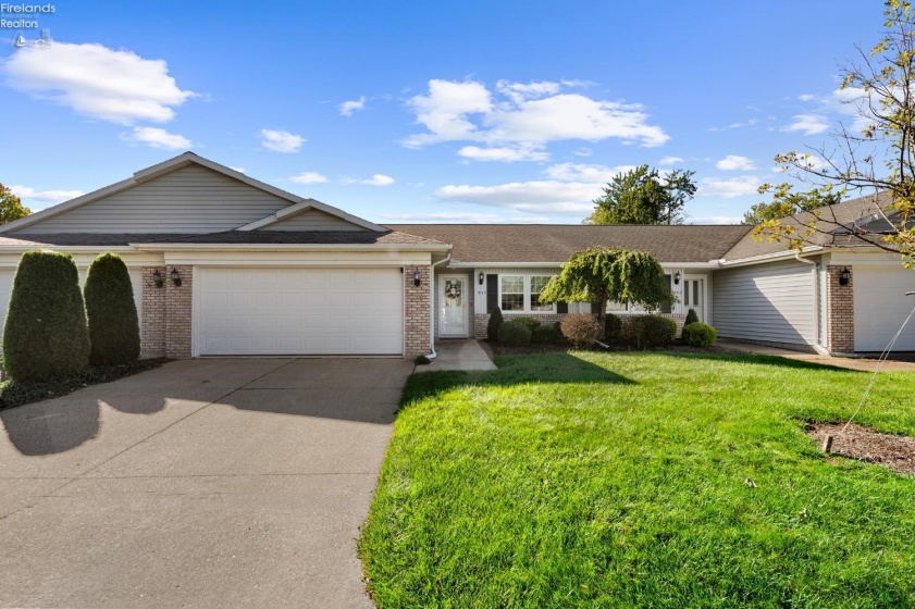 927 Dallas Drive, Huron, 44839, 2 Bedrooms Bedrooms, ,2 BathroomsBathrooms,Residential,For Sale,Dallas,20253688