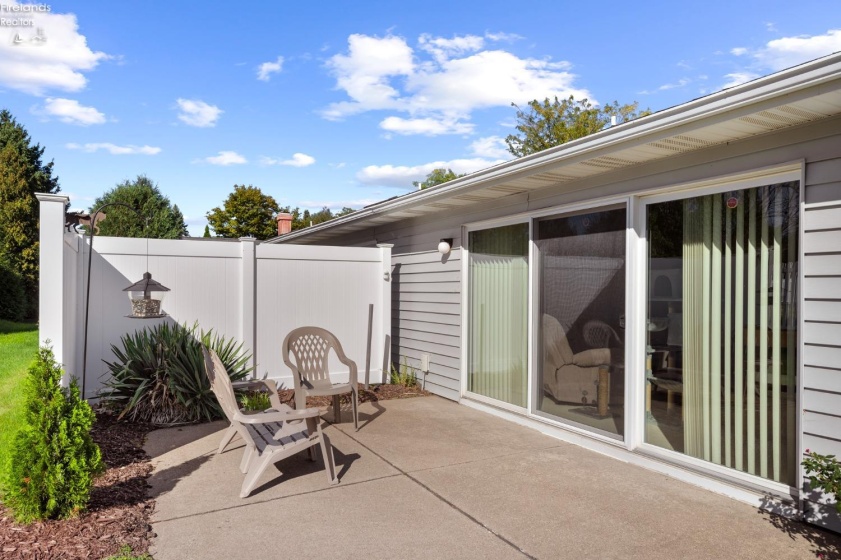 927 Dallas Drive, Huron, 44839, 2 Bedrooms Bedrooms, ,2 BathroomsBathrooms,Residential,For Sale,Dallas,20253688