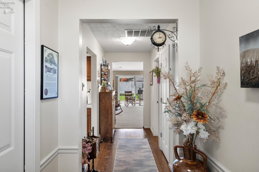 927 Dallas Drive, Huron, 44839, 2 Bedrooms Bedrooms, ,2 BathroomsBathrooms,Residential,For Sale,Dallas,20253688