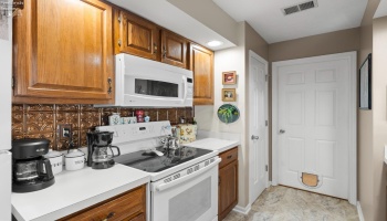 927 Dallas Drive, Huron, 44839, 2 Bedrooms Bedrooms, ,2 BathroomsBathrooms,Residential,For Sale,Dallas,20253688