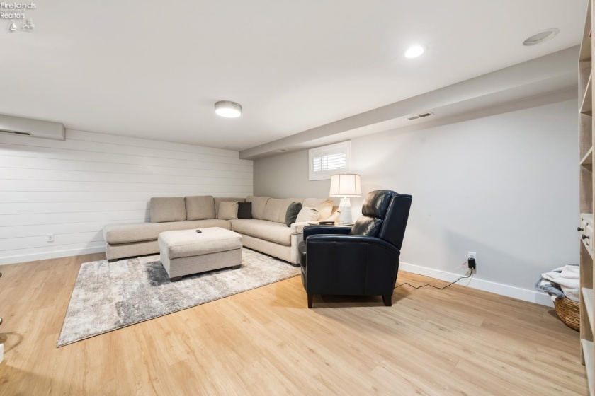 1209 Prairie Street, Marblehead, 43440, 5 Bedrooms Bedrooms, ,3 BathroomsBathrooms,Residential,For Sale,Prairie,20260478