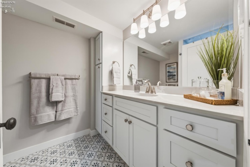 1209 Prairie Street, Marblehead, 43440, 5 Bedrooms Bedrooms, ,3 BathroomsBathrooms,Residential,For Sale,Prairie,20260478