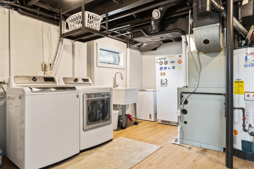 1209 Prairie Street, Marblehead, 43440, 5 Bedrooms Bedrooms, ,3 BathroomsBathrooms,Residential,For Sale,Prairie,20260478