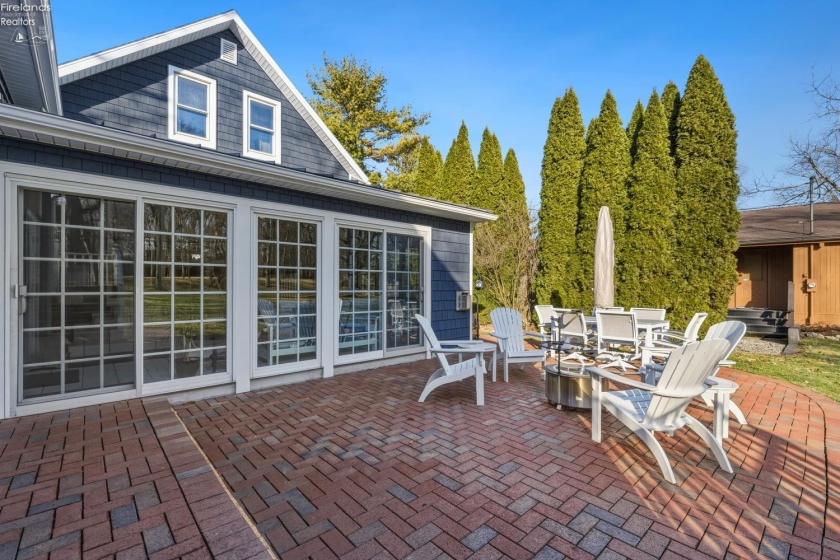 1209 Prairie Street, Marblehead, 43440, 5 Bedrooms Bedrooms, ,3 BathroomsBathrooms,Residential,For Sale,Prairie,20260478