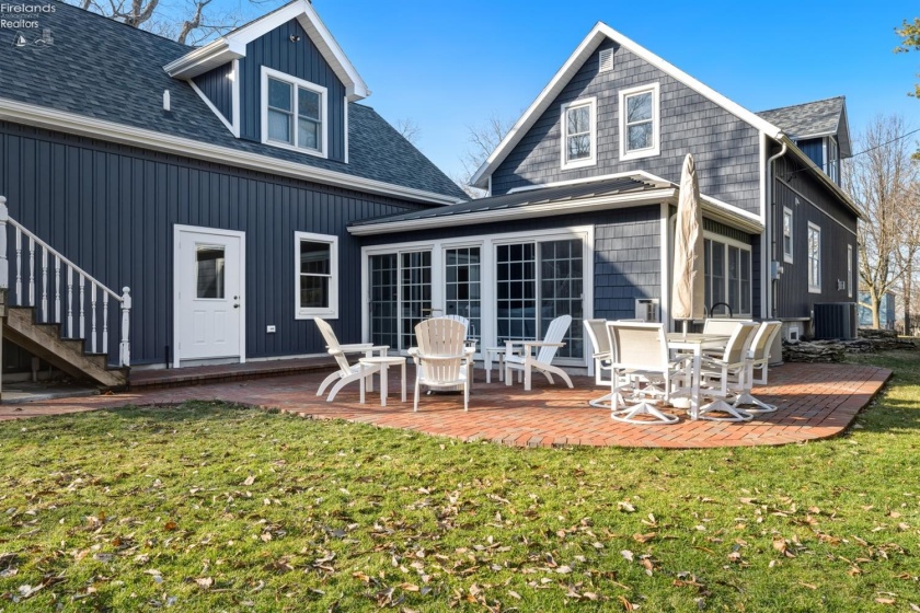 1209 Prairie Street, Marblehead, 43440, 5 Bedrooms Bedrooms, ,3 BathroomsBathrooms,Residential,For Sale,Prairie,20260478