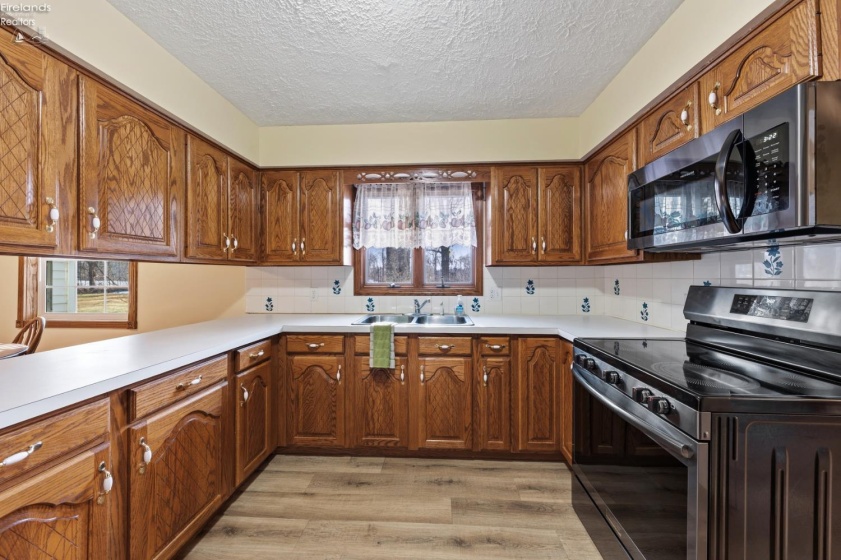 18 Milan Manor Drive, Milan, 44846, 5 Bedrooms Bedrooms, ,4 BathroomsBathrooms,Residential,For Sale,Milan Manor,20260433