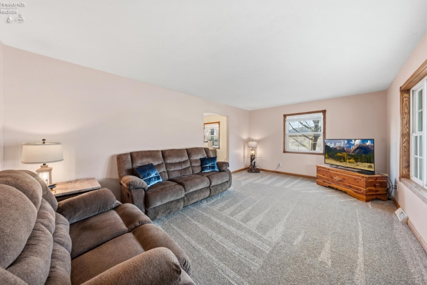 18 Milan Manor Drive, Milan, 44846, 5 Bedrooms Bedrooms, ,4 BathroomsBathrooms,Residential,For Sale,Milan Manor,20260433