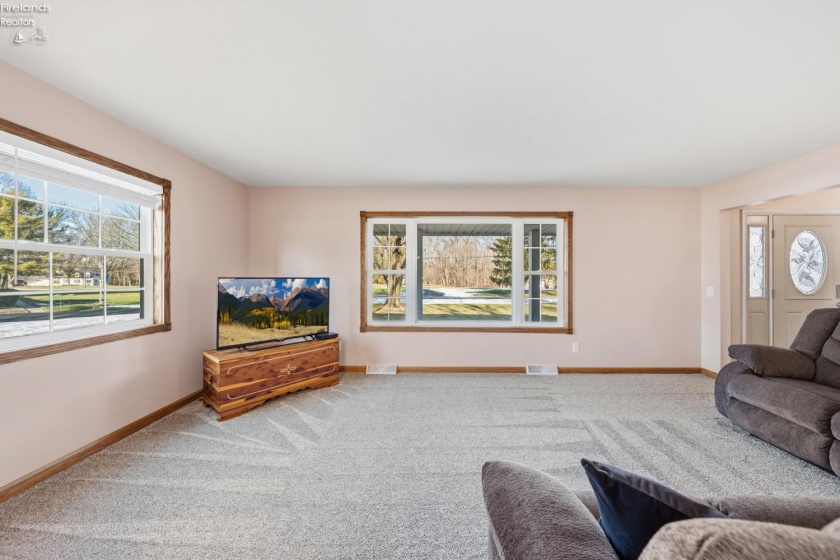 18 Milan Manor Drive, Milan, 44846, 5 Bedrooms Bedrooms, ,4 BathroomsBathrooms,Residential,For Sale,Milan Manor,20260433