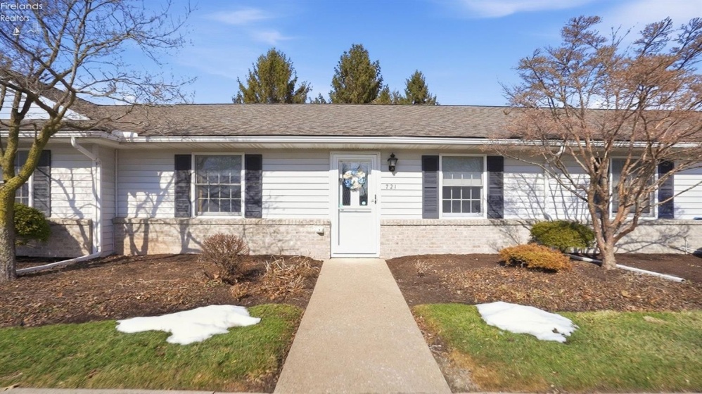 721 Creekside Drive, Huron, 44839, 2 Bedrooms Bedrooms, ,2 BathroomsBathrooms,Residential,For Sale,Creekside,20260477