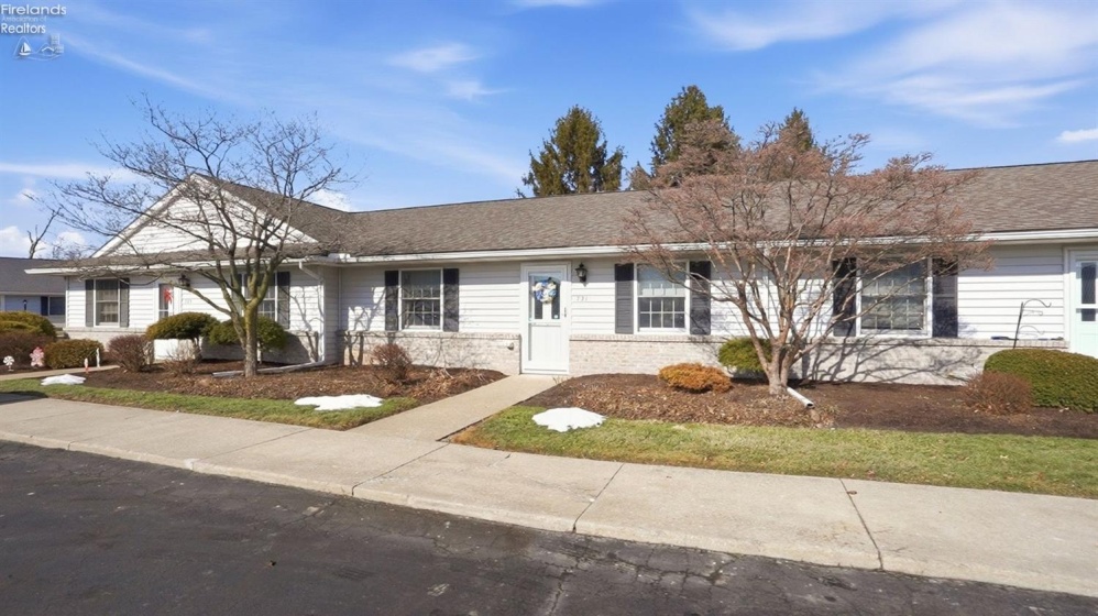 721 Creekside Drive, Huron, 44839, 2 Bedrooms Bedrooms, ,2 BathroomsBathrooms,Residential,For Sale,Creekside,20260477