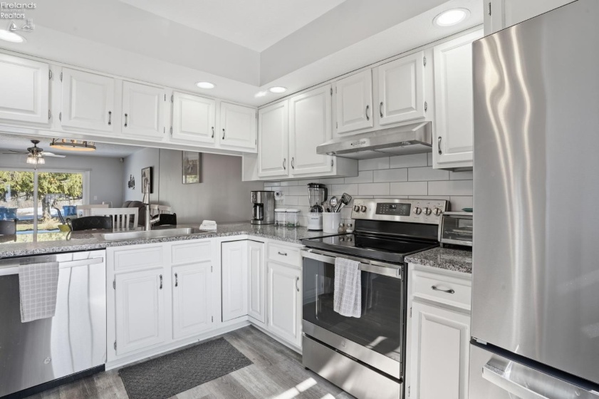 721 Creekside Drive, Huron, 44839, 2 Bedrooms Bedrooms, ,2 BathroomsBathrooms,Residential,For Sale,Creekside,20260477