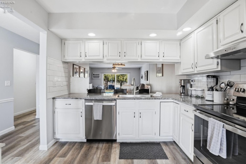 721 Creekside Drive, Huron, 44839, 2 Bedrooms Bedrooms, ,2 BathroomsBathrooms,Residential,For Sale,Creekside,20260477