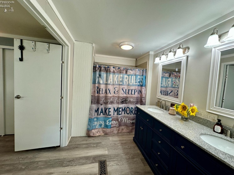 2860 Risingsun Road, Port Clinton, 43452, 3 Bedrooms Bedrooms, ,2 BathroomsBathrooms,Residential,For Sale,Risingsun,20260491