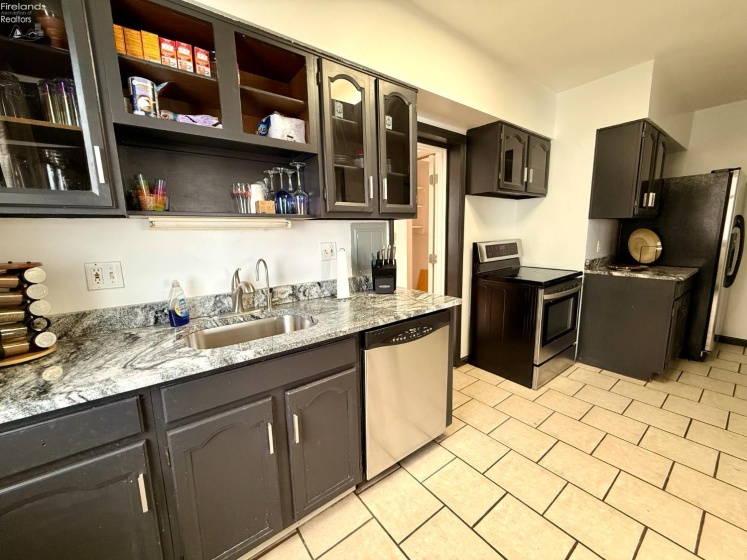 11820 Edgewater Drive, Lakewood, 44107, 3 Bedrooms Bedrooms, ,3 BathroomsBathrooms,Residential,For Sale,Edgewater,20260510