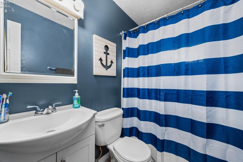 4888 Mapleview, Vermilion, 44089, 3 Bedrooms Bedrooms, ,1 BathroomBathrooms,Residential,For Sale,Mapleview,20260390