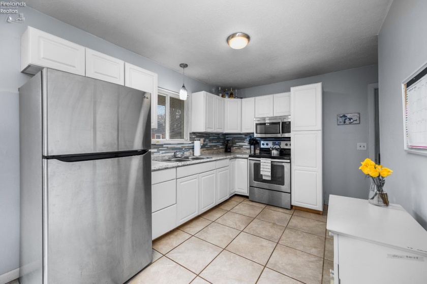 4888 Mapleview, Vermilion, 44089, 3 Bedrooms Bedrooms, ,1 BathroomBathrooms,Residential,For Sale,Mapleview,20260390