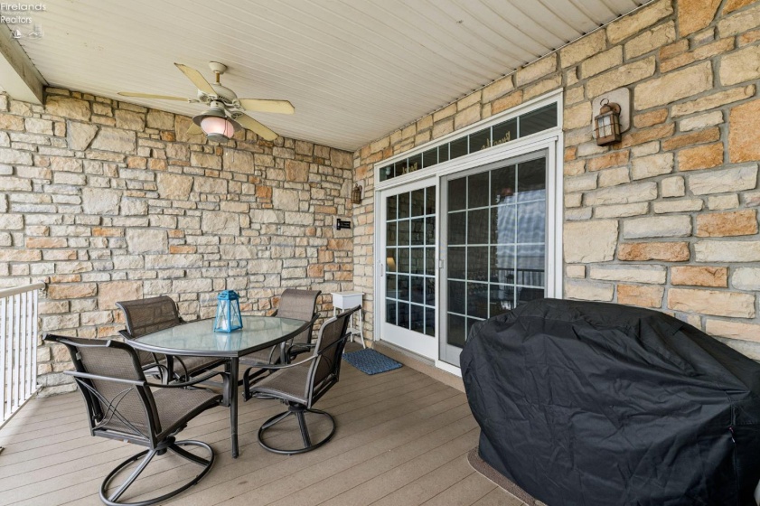 2812 Whispering Shores, Vermilion, 44089, 2 Bedrooms Bedrooms, ,2 BathroomsBathrooms,Residential,For Sale,Whispering Shores,20260392