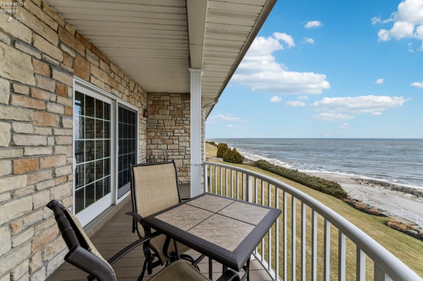 2812 Whispering Shores, Vermilion, 44089, 2 Bedrooms Bedrooms, ,2 BathroomsBathrooms,Residential,For Sale,Whispering Shores,20260392