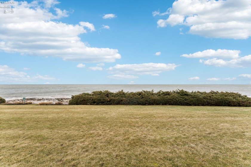 2812 Whispering Shores, Vermilion, 44089, 2 Bedrooms Bedrooms, ,2 BathroomsBathrooms,Residential,For Sale,Whispering Shores,20260392