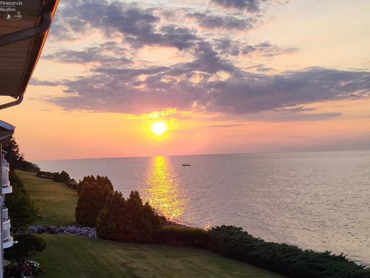 2812 Whispering Shores, Vermilion, 44089, 2 Bedrooms Bedrooms, ,2 BathroomsBathrooms,Residential,For Sale,Whispering Shores,20260392